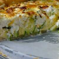 Serveersuggestie Lente quiche met geitenkaas en courgette