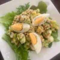 Serveersuggestie Salade met mango, avocado en mozzarella - Mijn Recepten